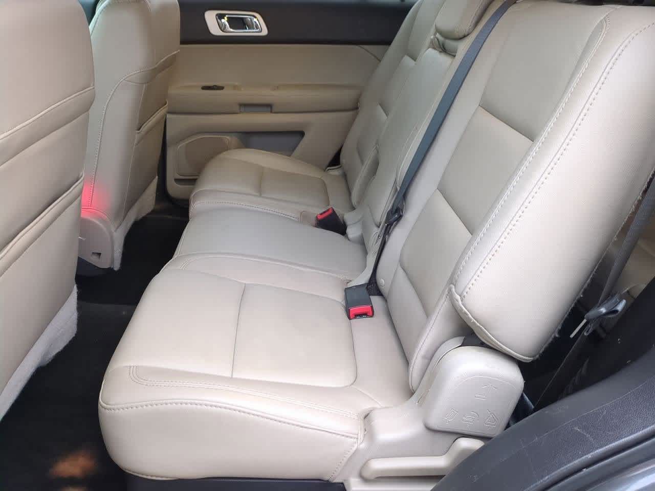 Thumbnail: 2015 Ford Explorer - 18