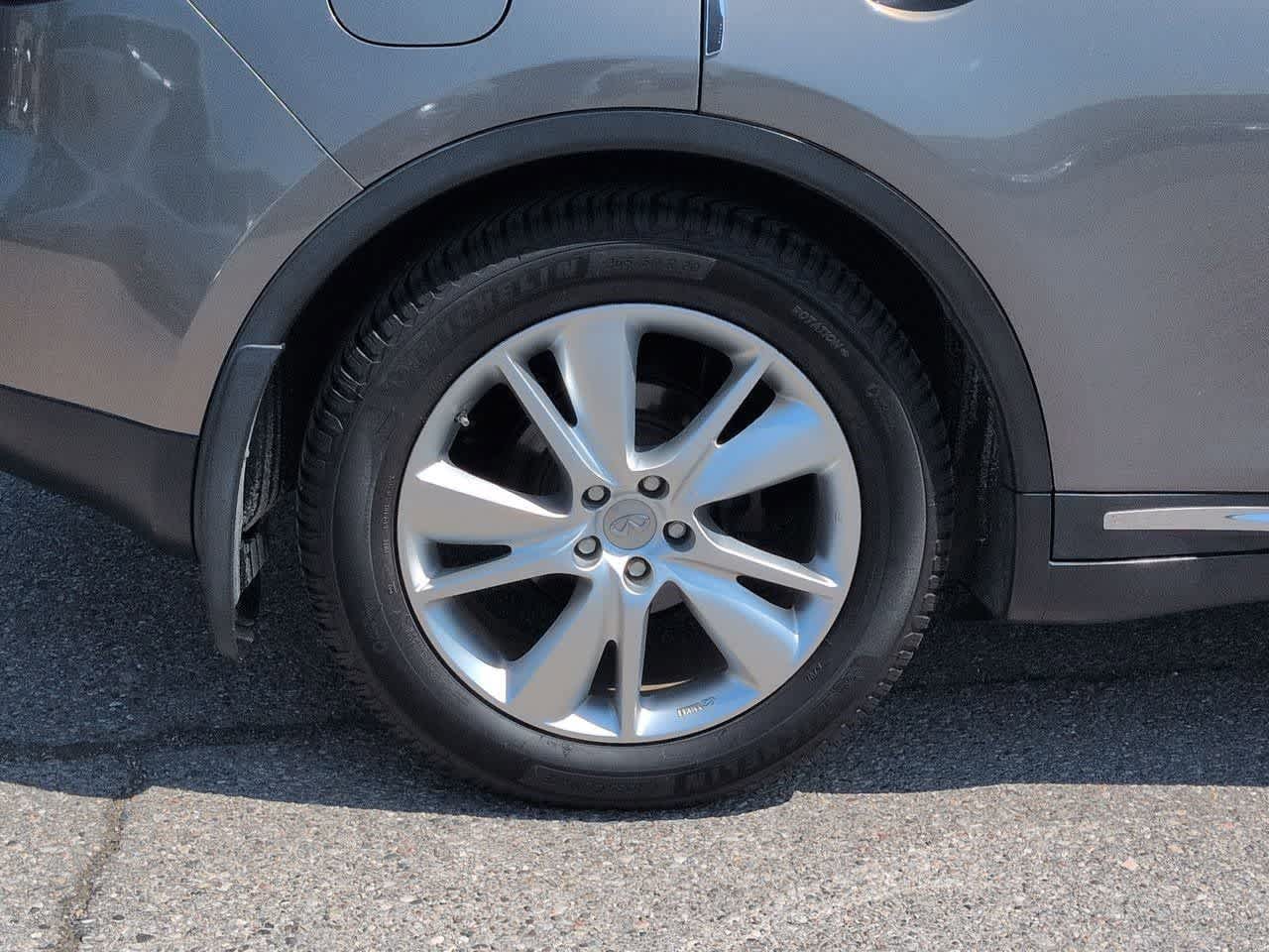 Thumbnail: 2012 INFINITI FX35 - 13