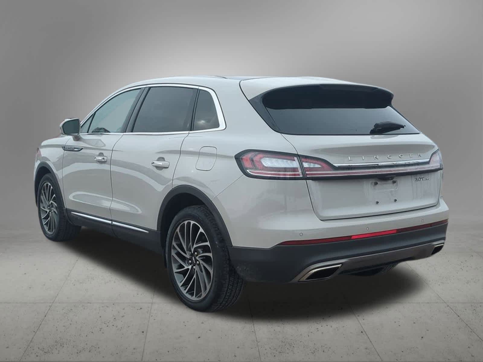 Thumbnail: 2020 Lincoln Nautilus - 4