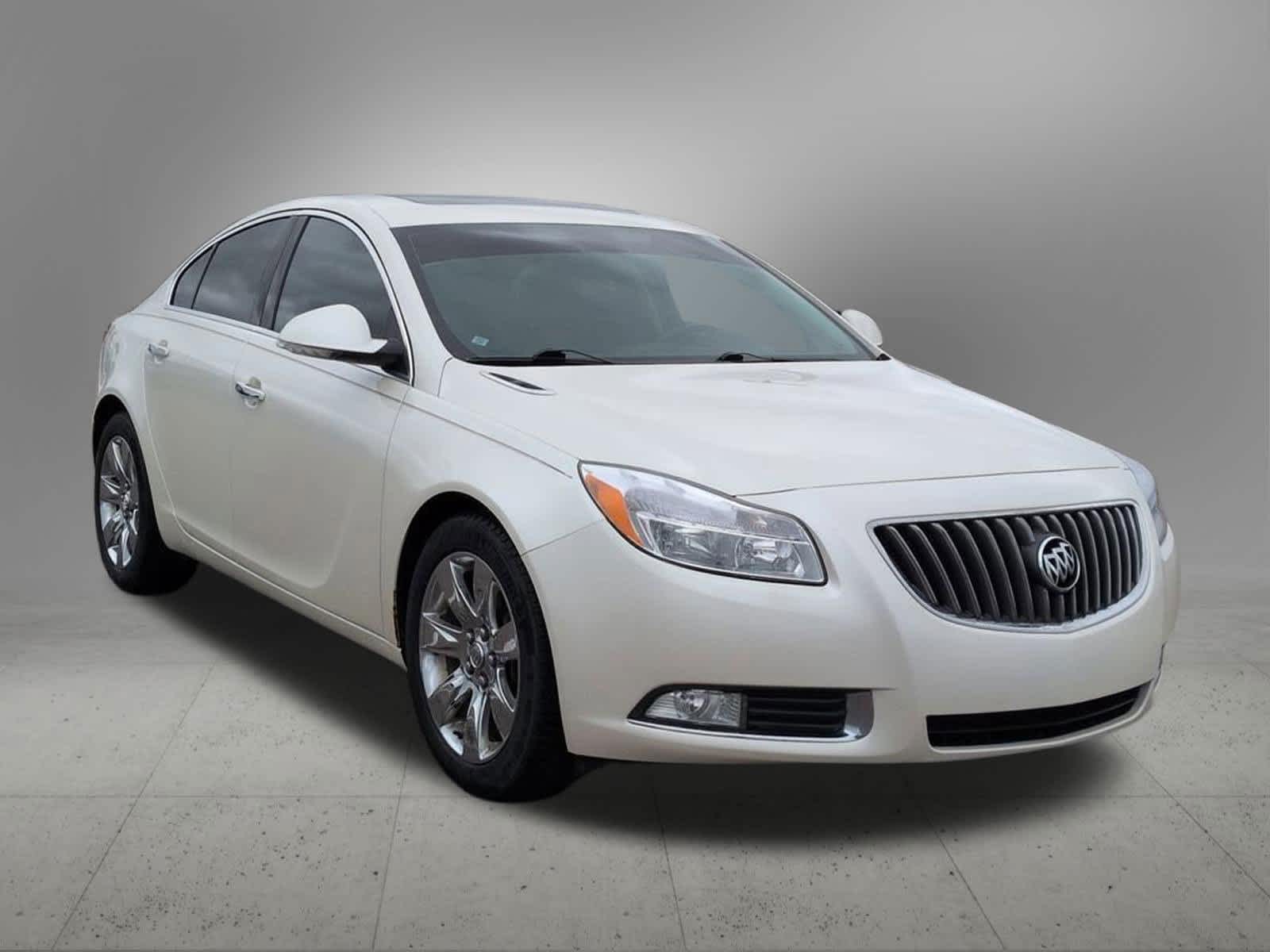 Thumbnail: 2013 Buick Regal - 8