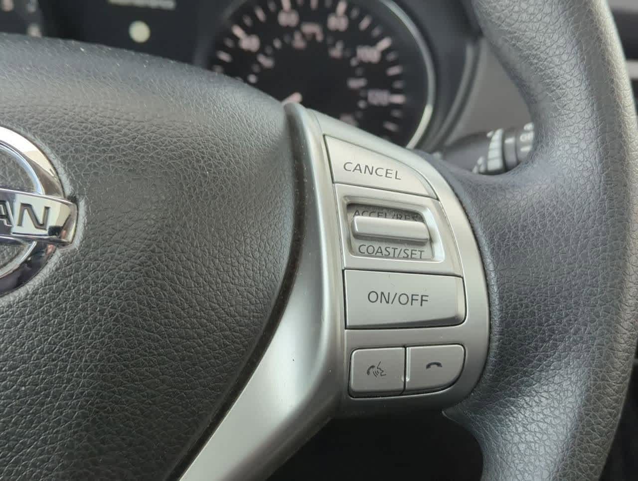 2014 Nissan Rogue SV 24