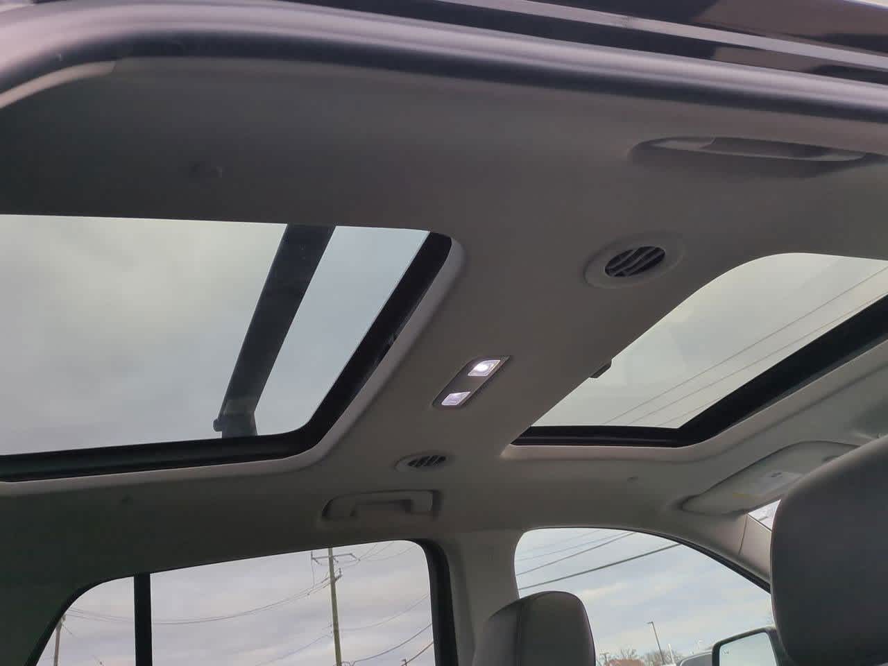 Thumbnail: 2019 Chevrolet Traverse - 21