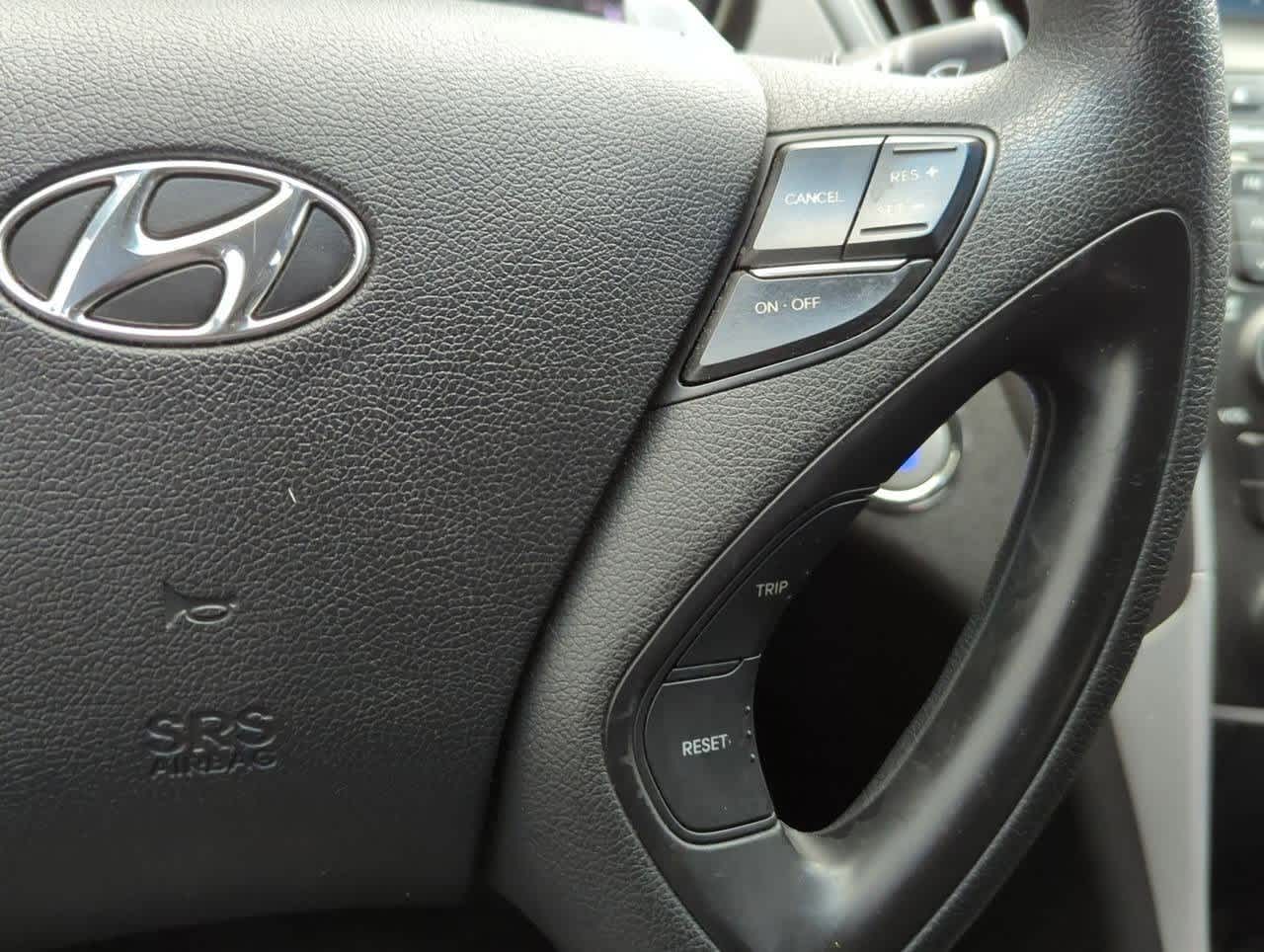2011 Hyundai Sonata SE 23