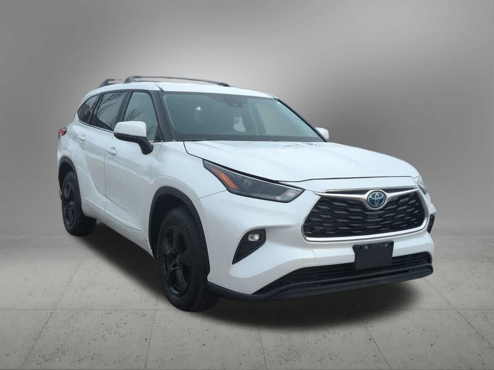 Thumbnail: 2023 Toyota Highlander - 8