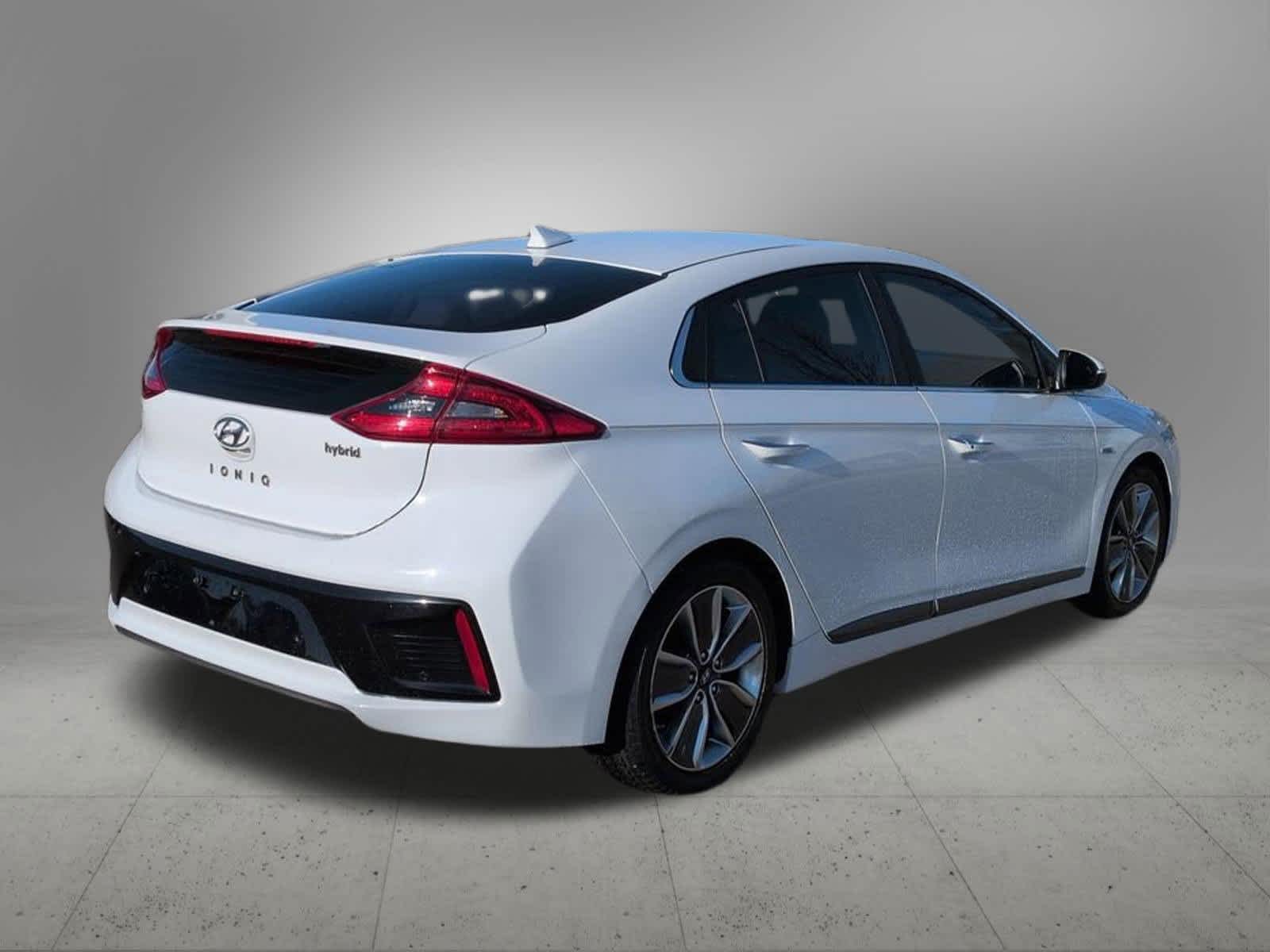 Thumbnail: 2018 Hyundai Ioniq - 6