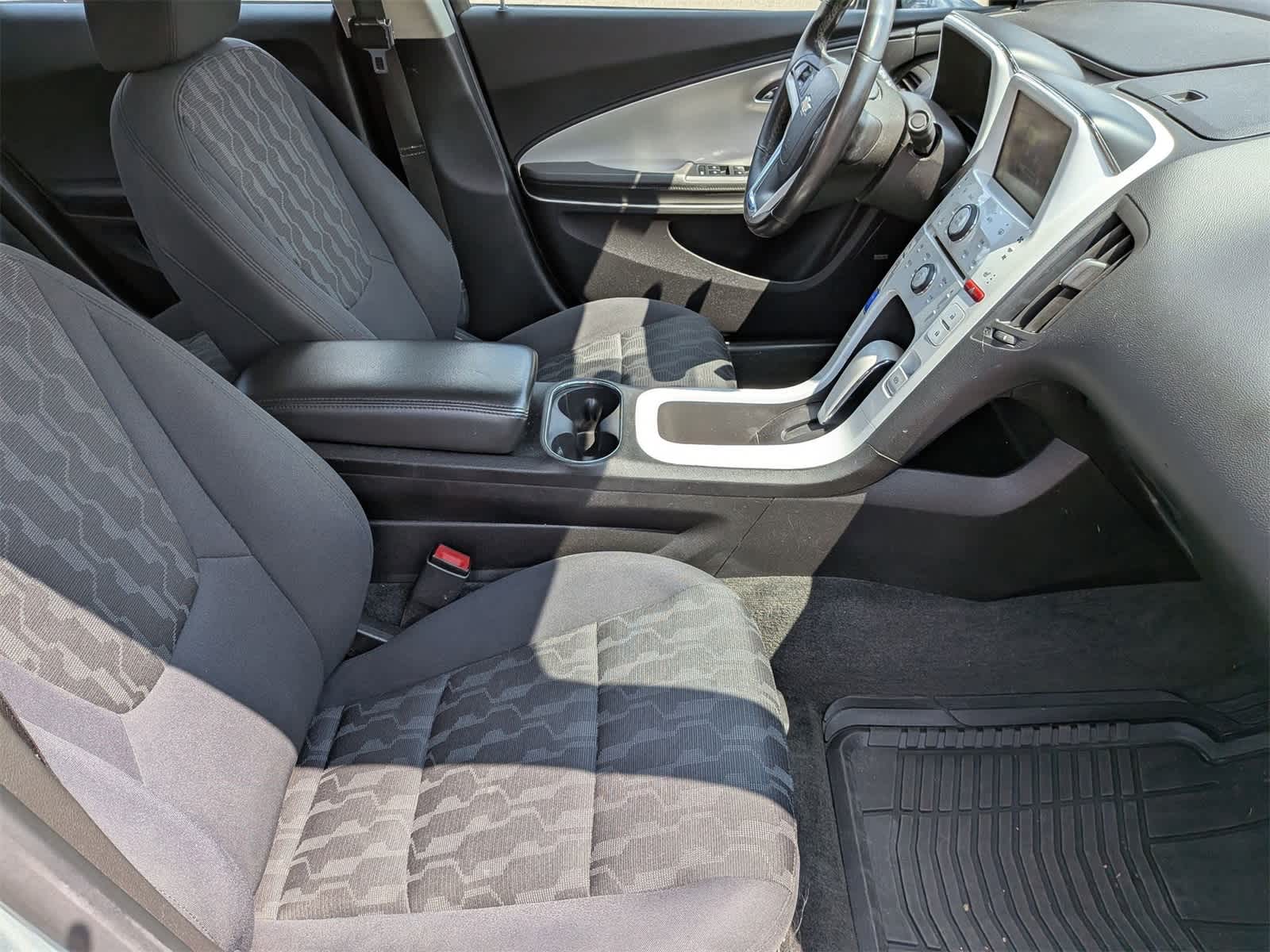 Thumbnail: 2013 Chevrolet Volt - 16