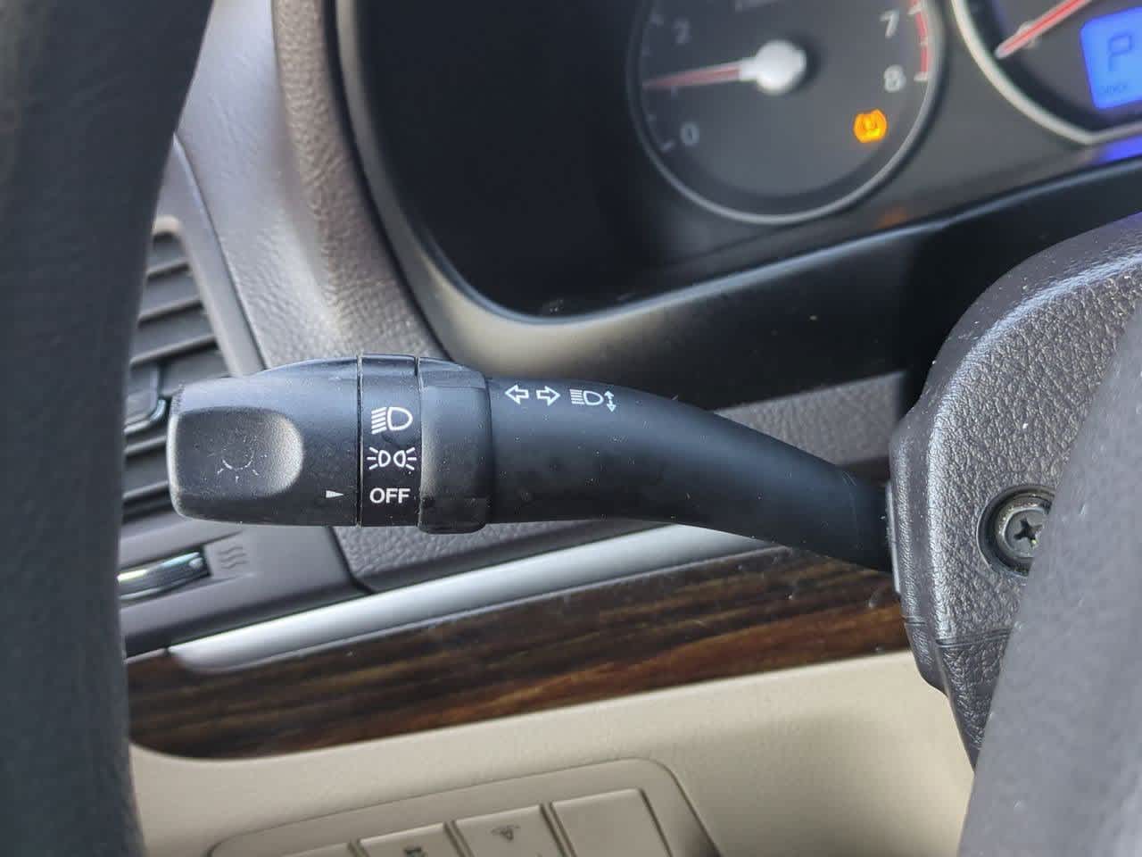 Thumbnail: 2010 Hyundai Santa Fe - 25