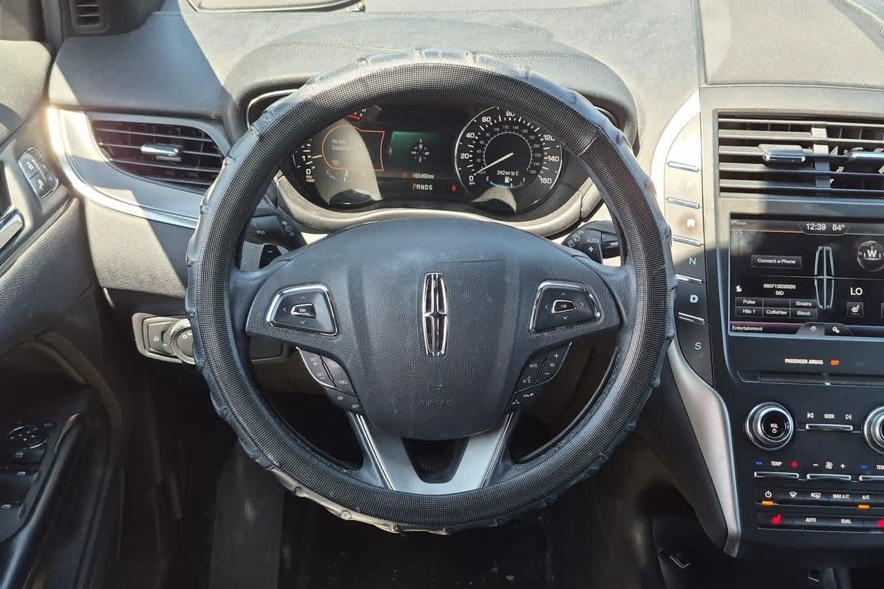 Thumbnail: 2015 Lincoln MKC - 21