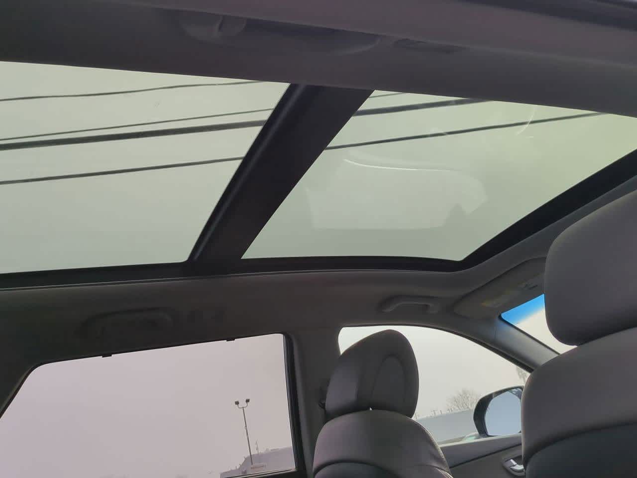 Thumbnail: 2017 Hyundai Santa Fe - 21