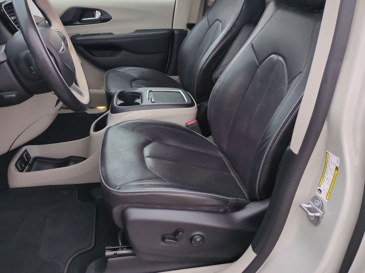 Thumbnail: 2020 Chrysler Pacifica - 15