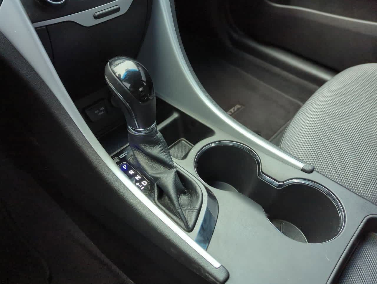 2011 Hyundai Sonata SE 28