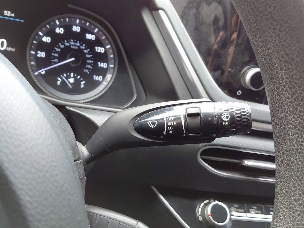 2023 Hyundai Sonata SE 23