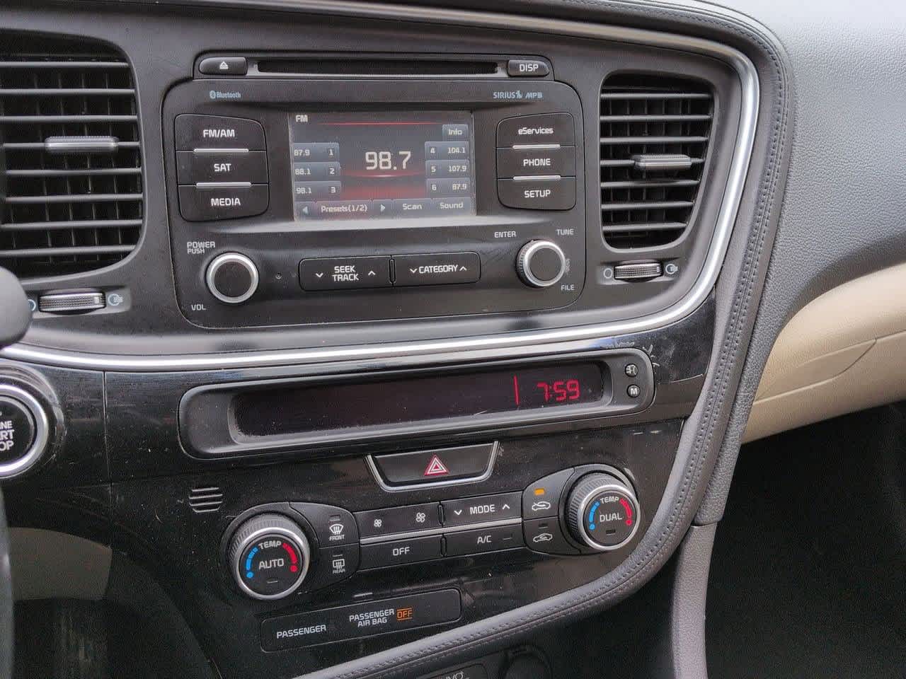 Thumbnail: 2015 Kia Optima - 28