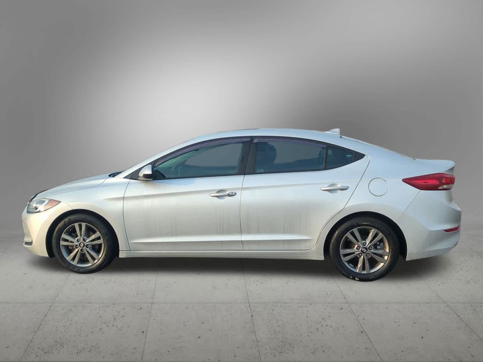 Thumbnail: 2017 Hyundai Elantra - 3