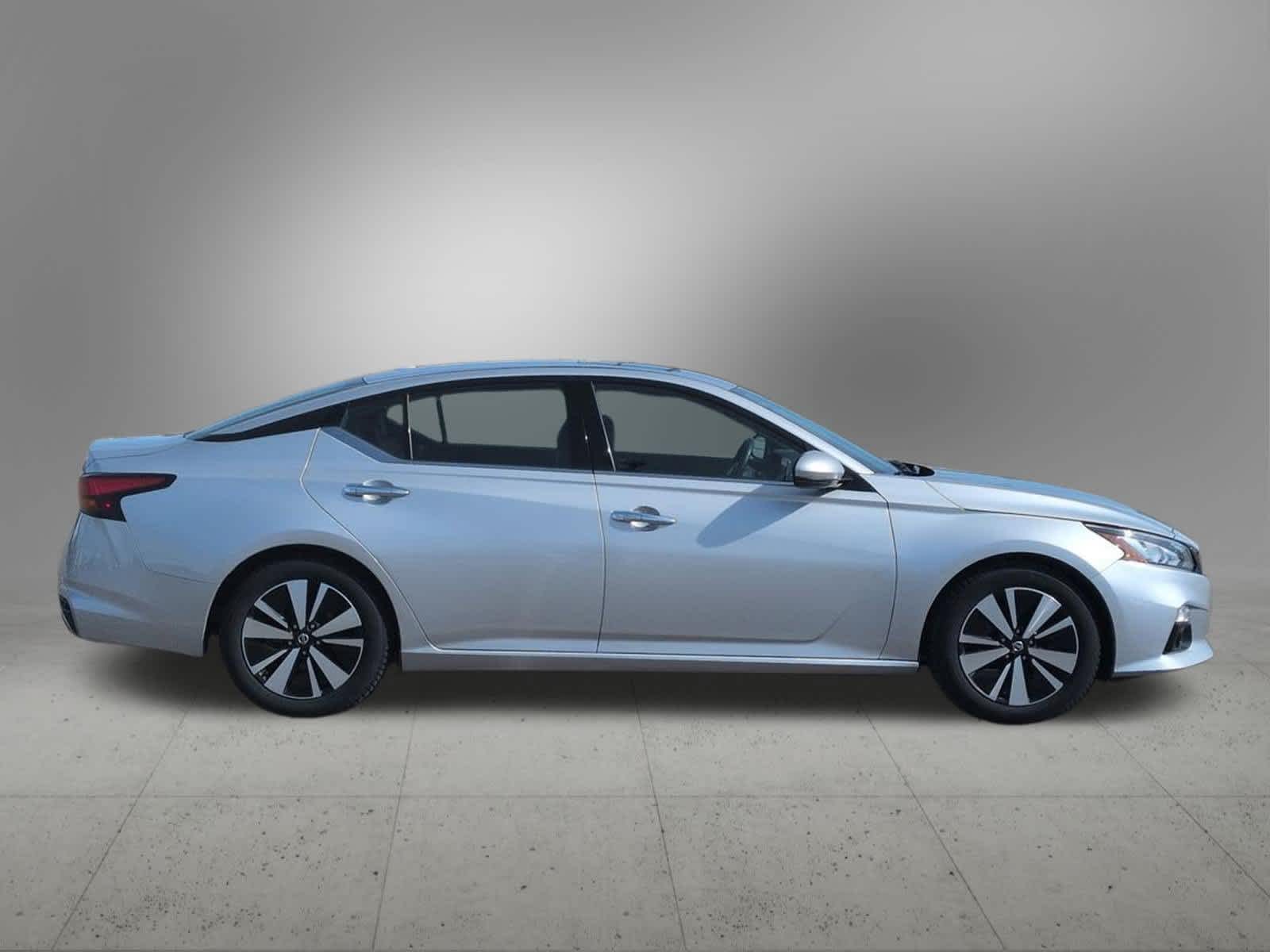 Thumbnail: 2019 Nissan Altima - 7
