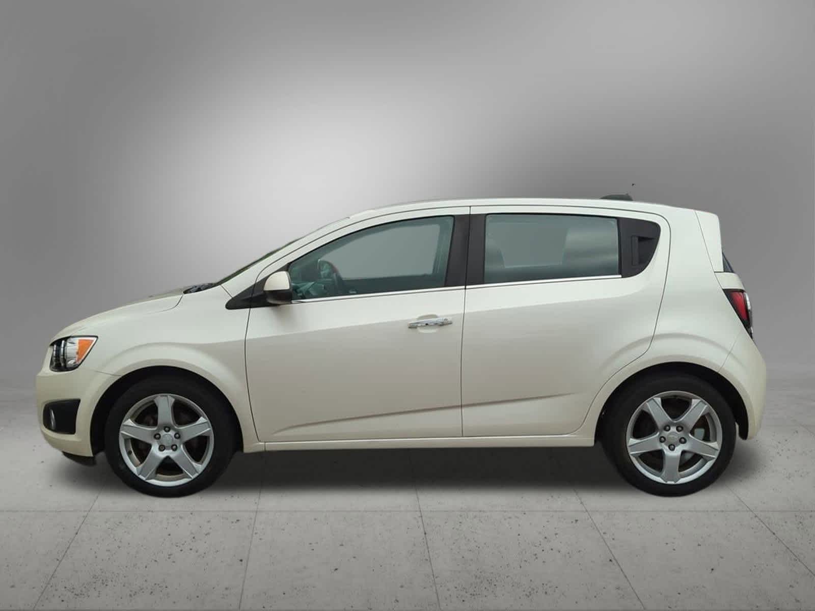 Thumbnail: 2015 Chevrolet Sonic - 3
