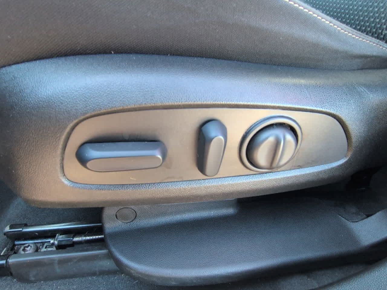 Thumbnail: 2023 GMC Acadia - 17