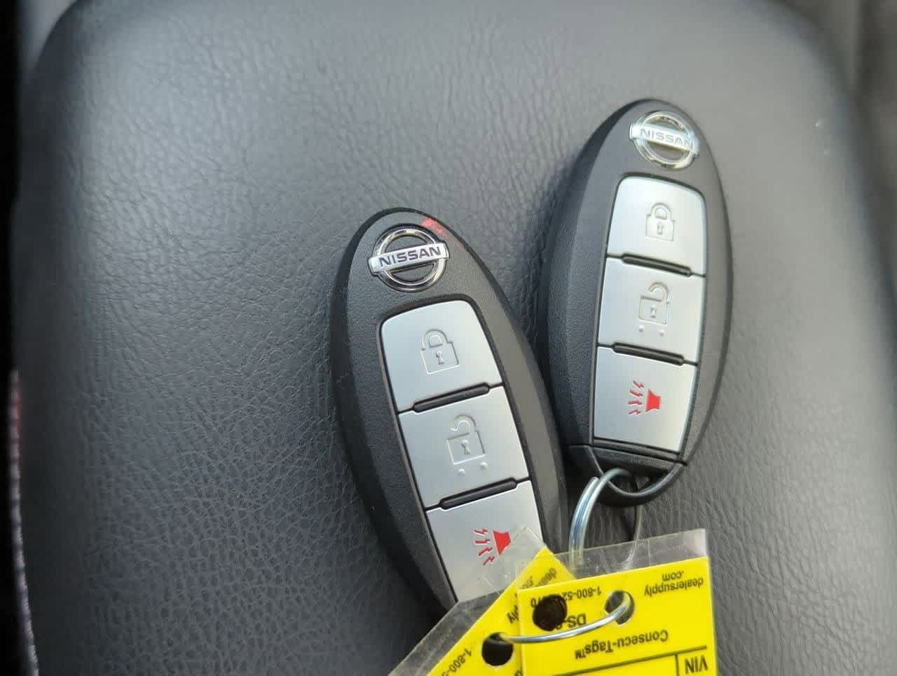 2014 Nissan Rogue SV 33