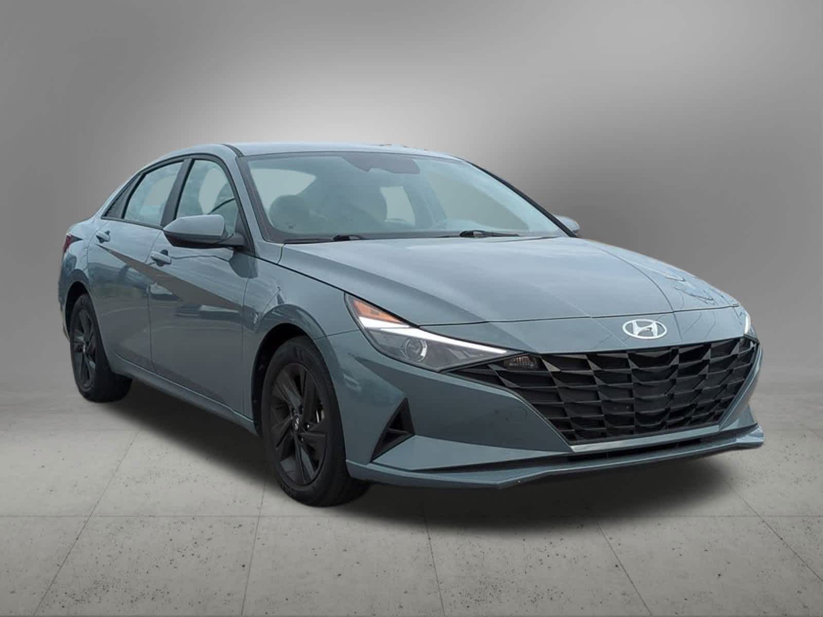 Thumbnail: 2022 Hyundai Elantra - 8