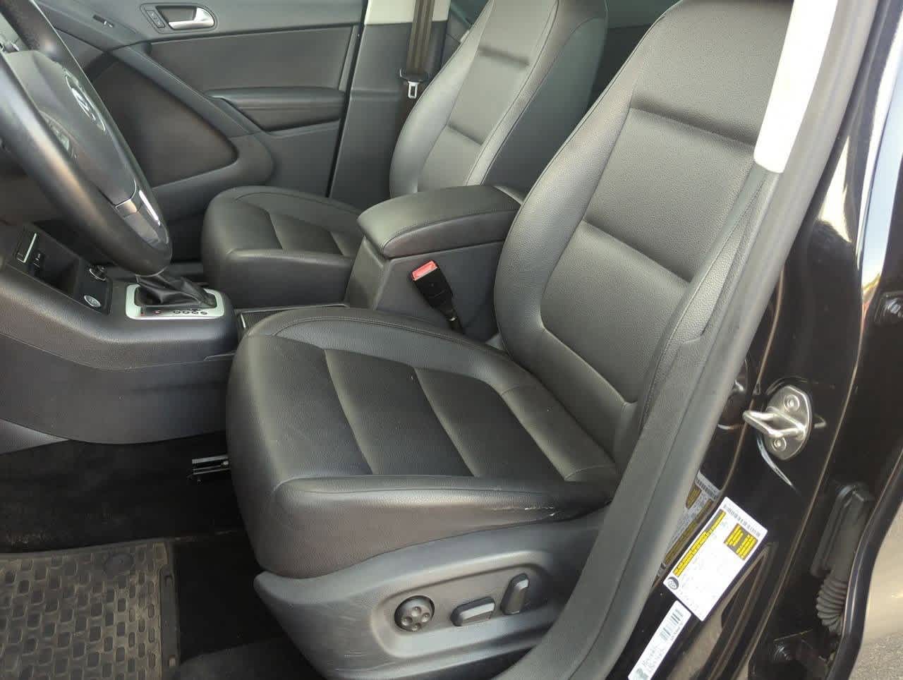 Thumbnail: 2016 Volkswagen Tiguan - 15