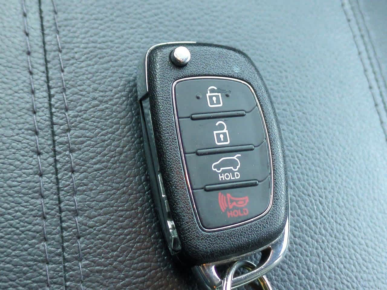 Thumbnail: 2016 Hyundai Santa Fe - 33