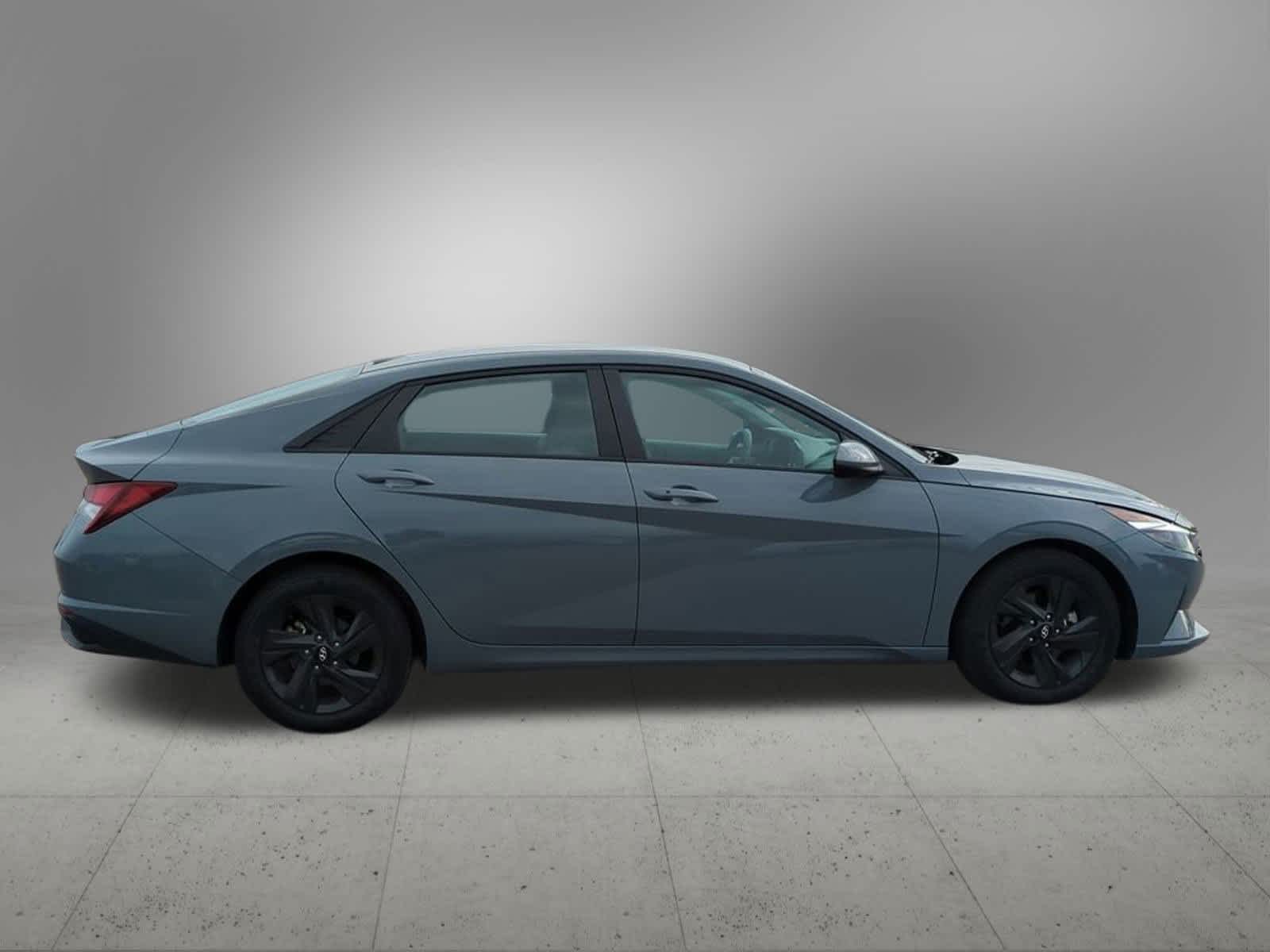 Thumbnail: 2022 Hyundai Elantra - 7