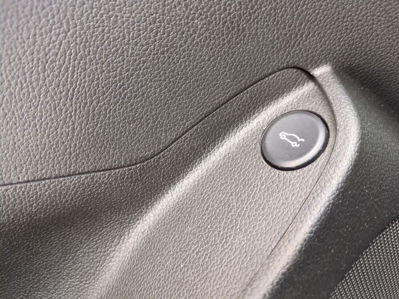 Thumbnail: 2018 Chevrolet Cruze - 35