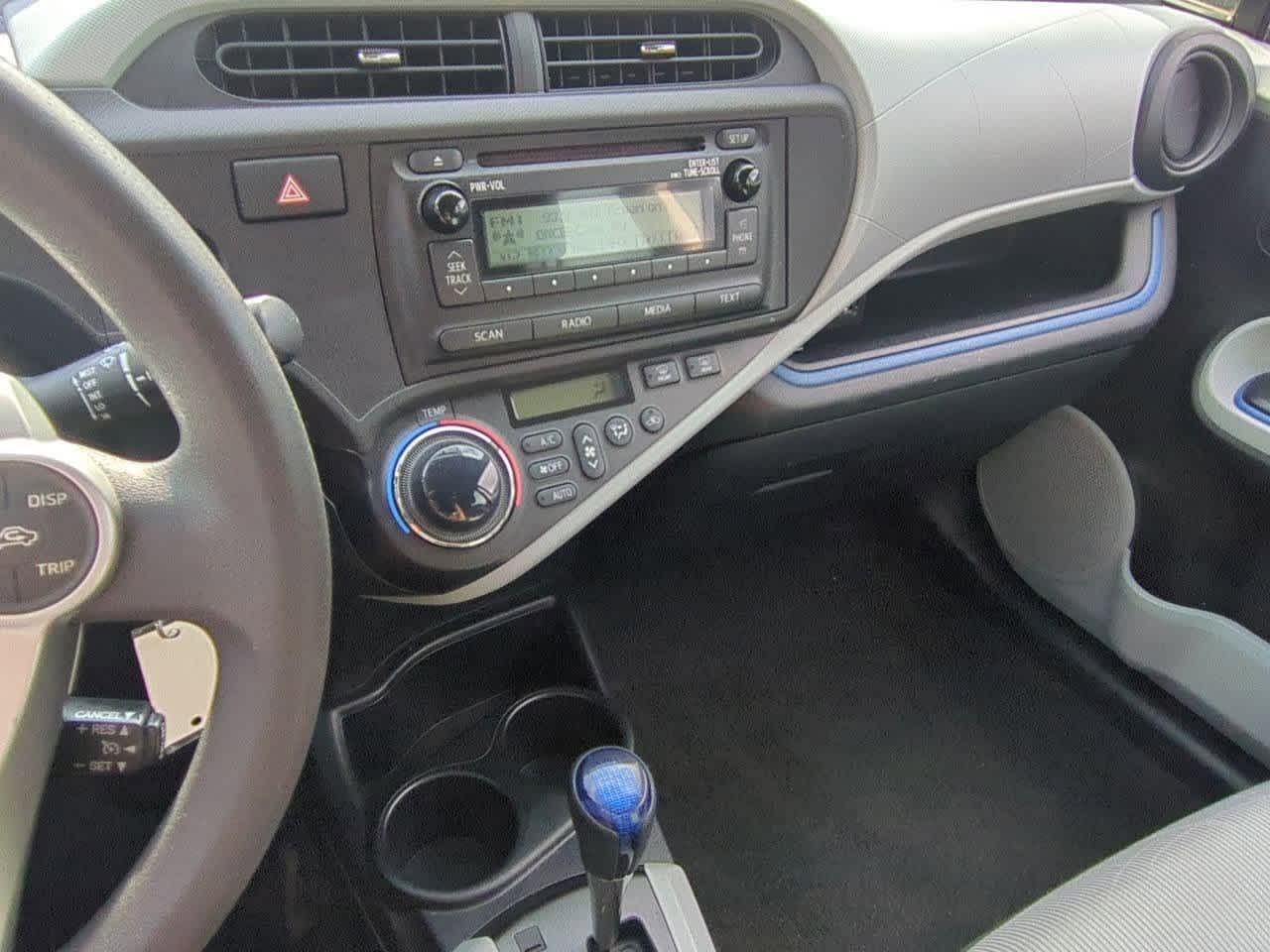 Thumbnail: 2012 Toyota Prius c - 26