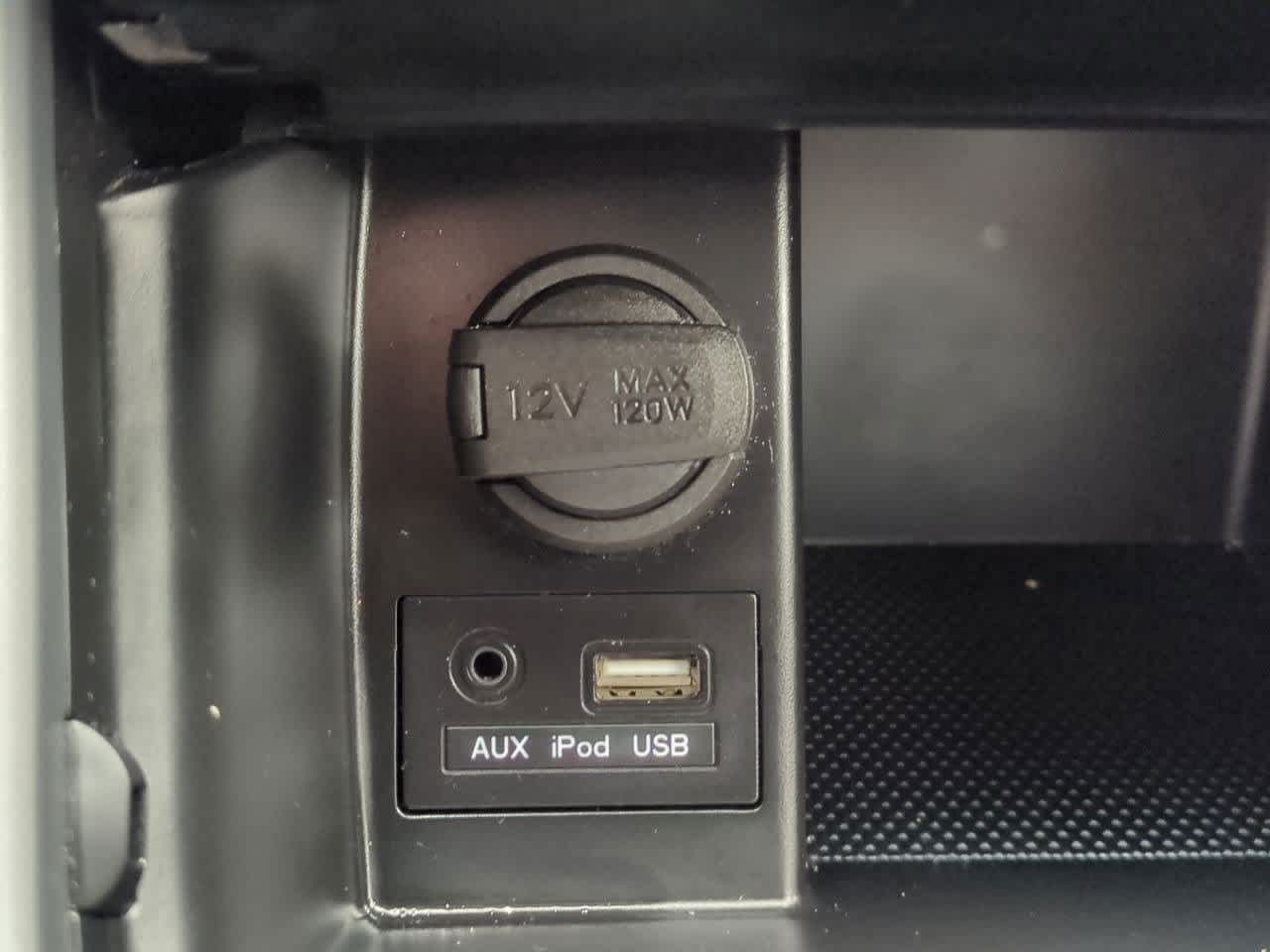 Thumbnail: 2014 Hyundai Elantra - 28