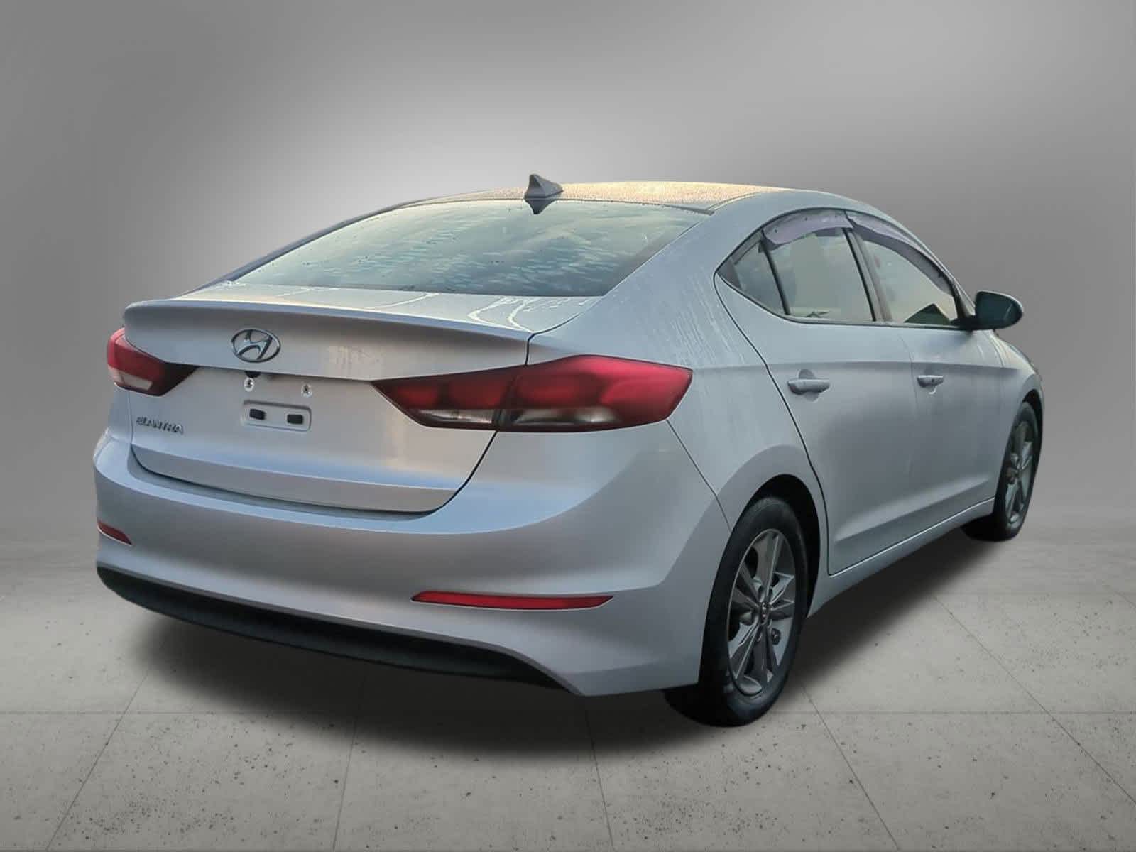 Thumbnail: 2017 Hyundai Elantra - 6
