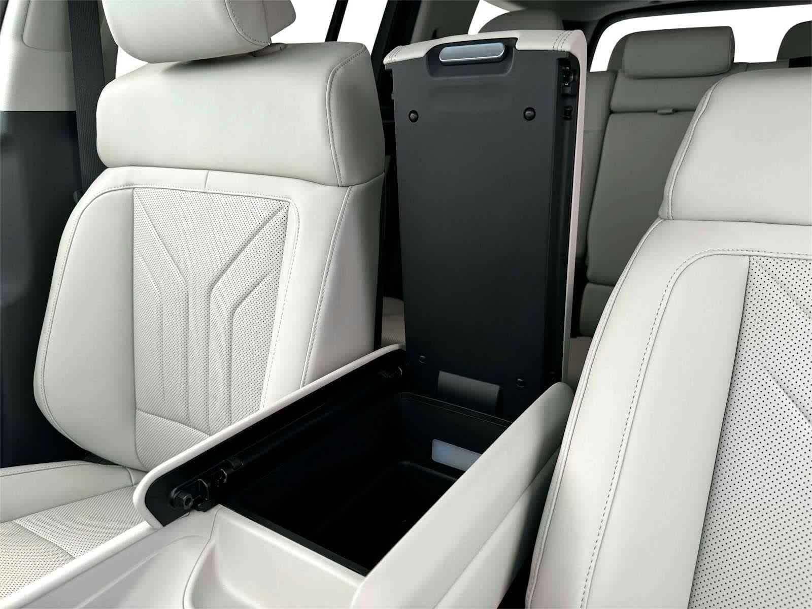 Thumbnail: 2025 Hyundai Santa Fe - 18