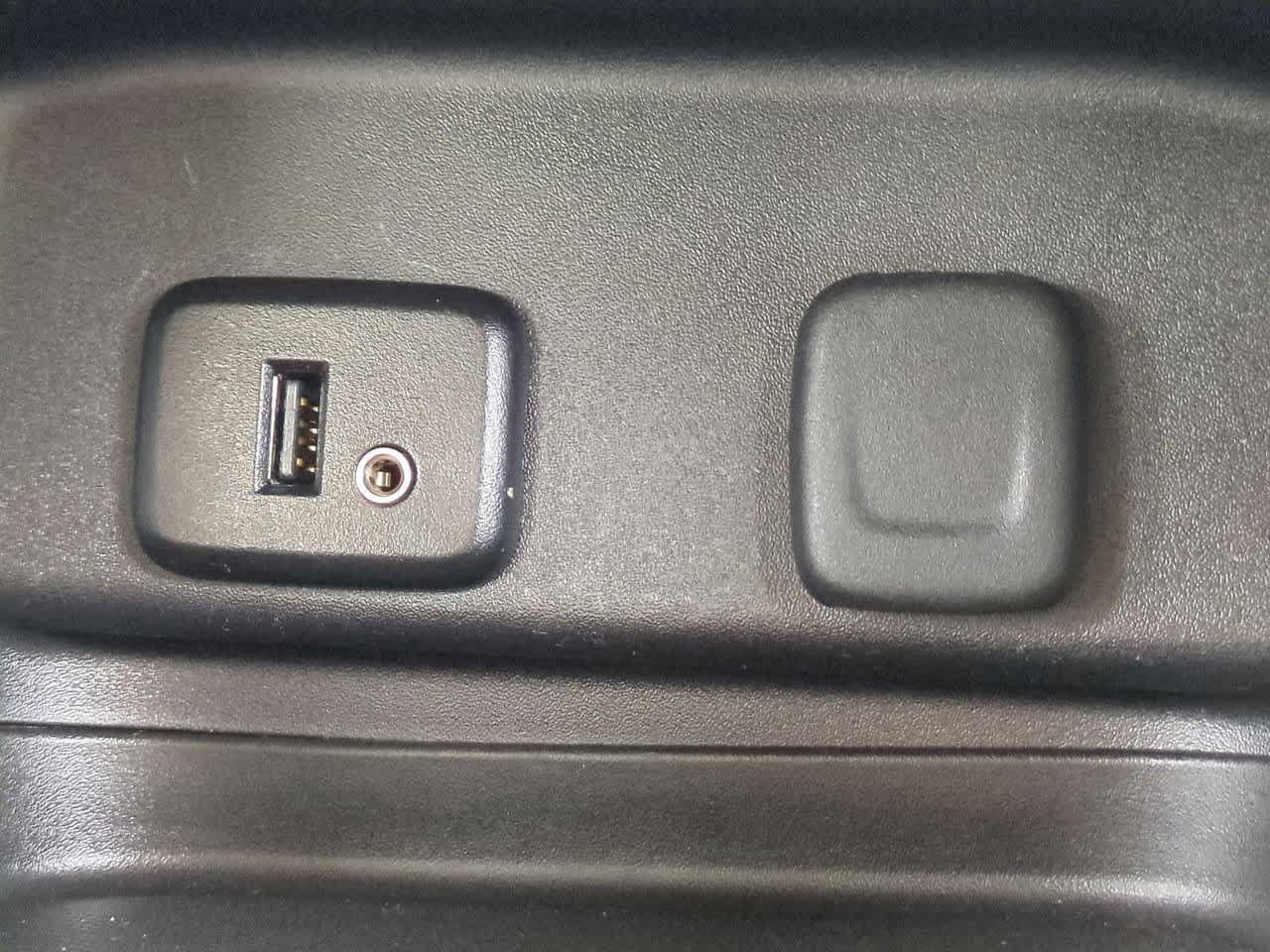 Thumbnail: 2018 Chevrolet Equinox - 28