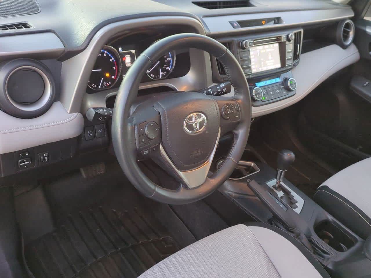 Thumbnail: 2016 Toyota RAV4 - 2