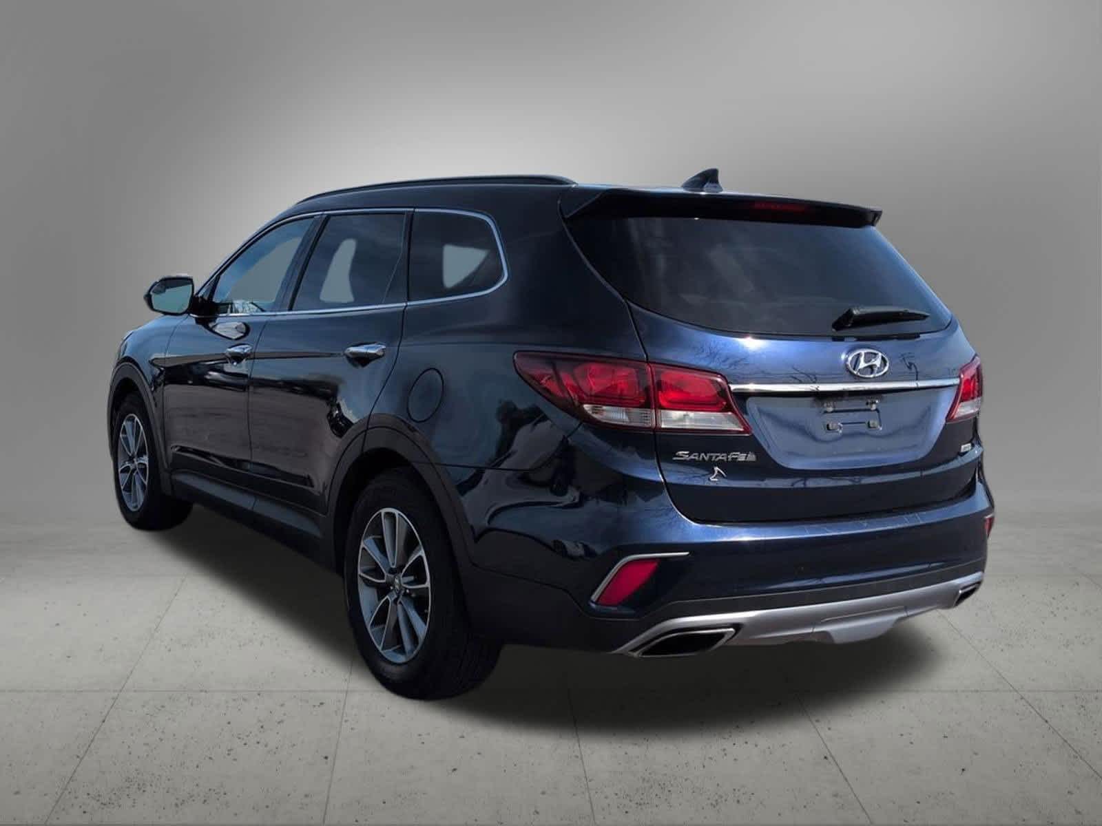 Thumbnail: 2017 Hyundai Santa Fe - 4