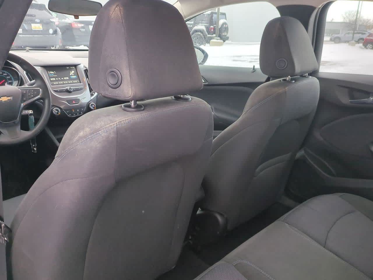 Thumbnail: 2018 Chevrolet Cruze - 17