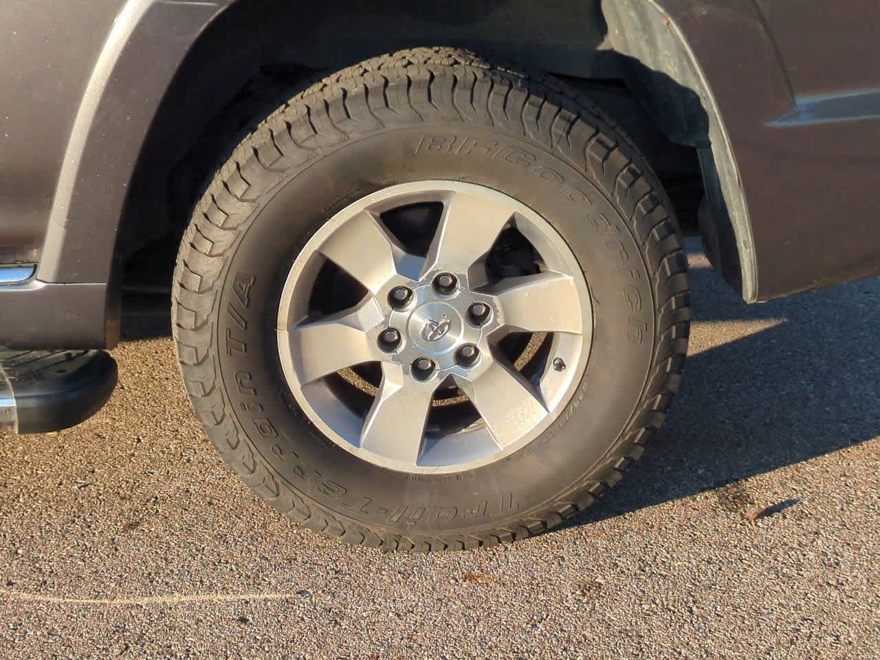 Thumbnail: 2011 Toyota 4Runner - 13