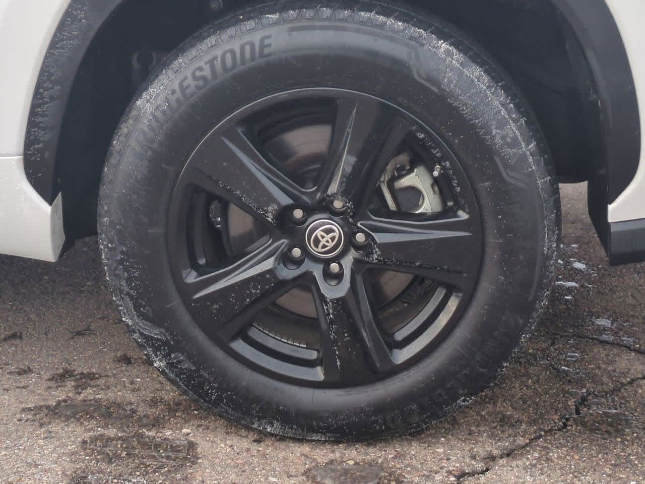 Thumbnail: 2023 Toyota Highlander - 13