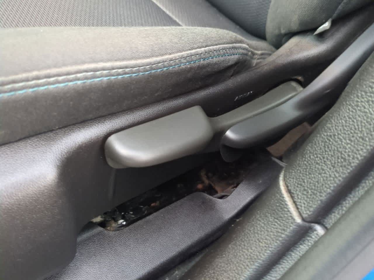 Thumbnail: 2017 Chevrolet Cruze - 16