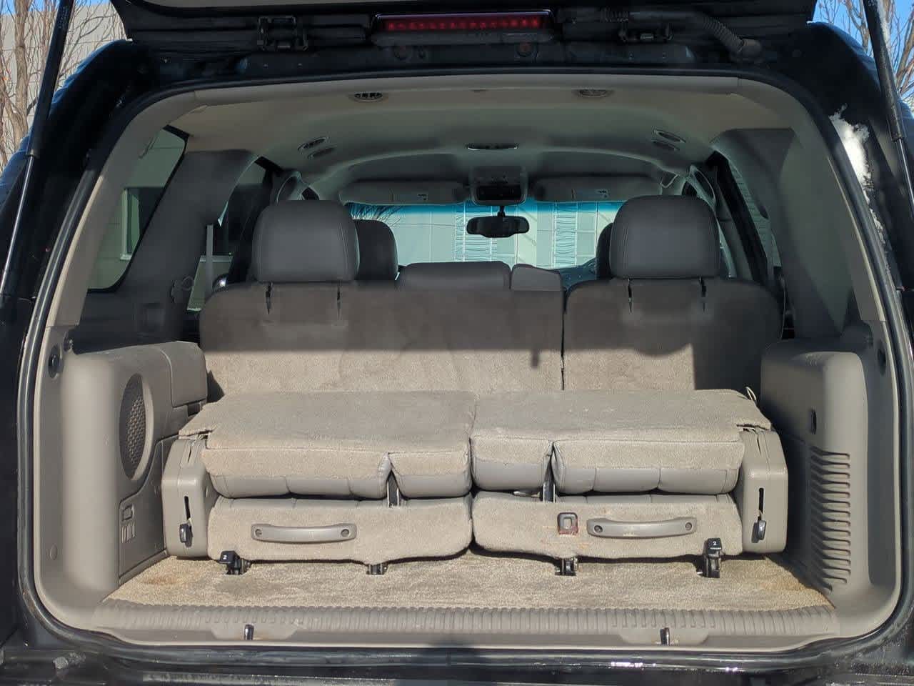 Thumbnail: 2003 Chevrolet Tahoe - 32