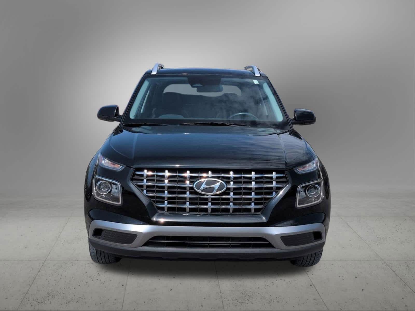 Thumbnail: 2023 Hyundai Venue - 9