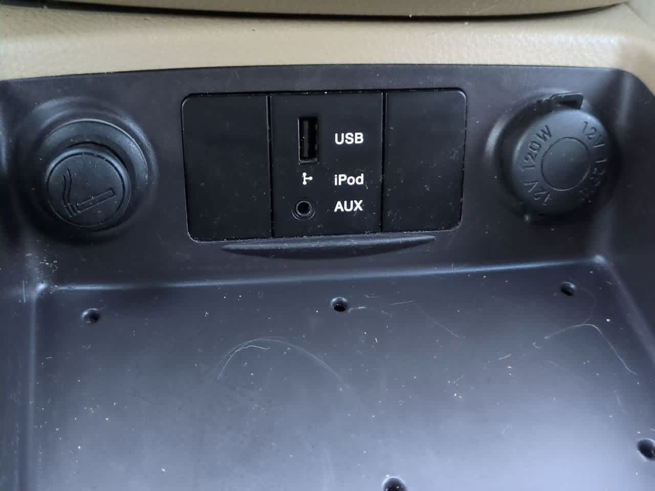 Thumbnail: 2010 Hyundai Santa Fe - 27