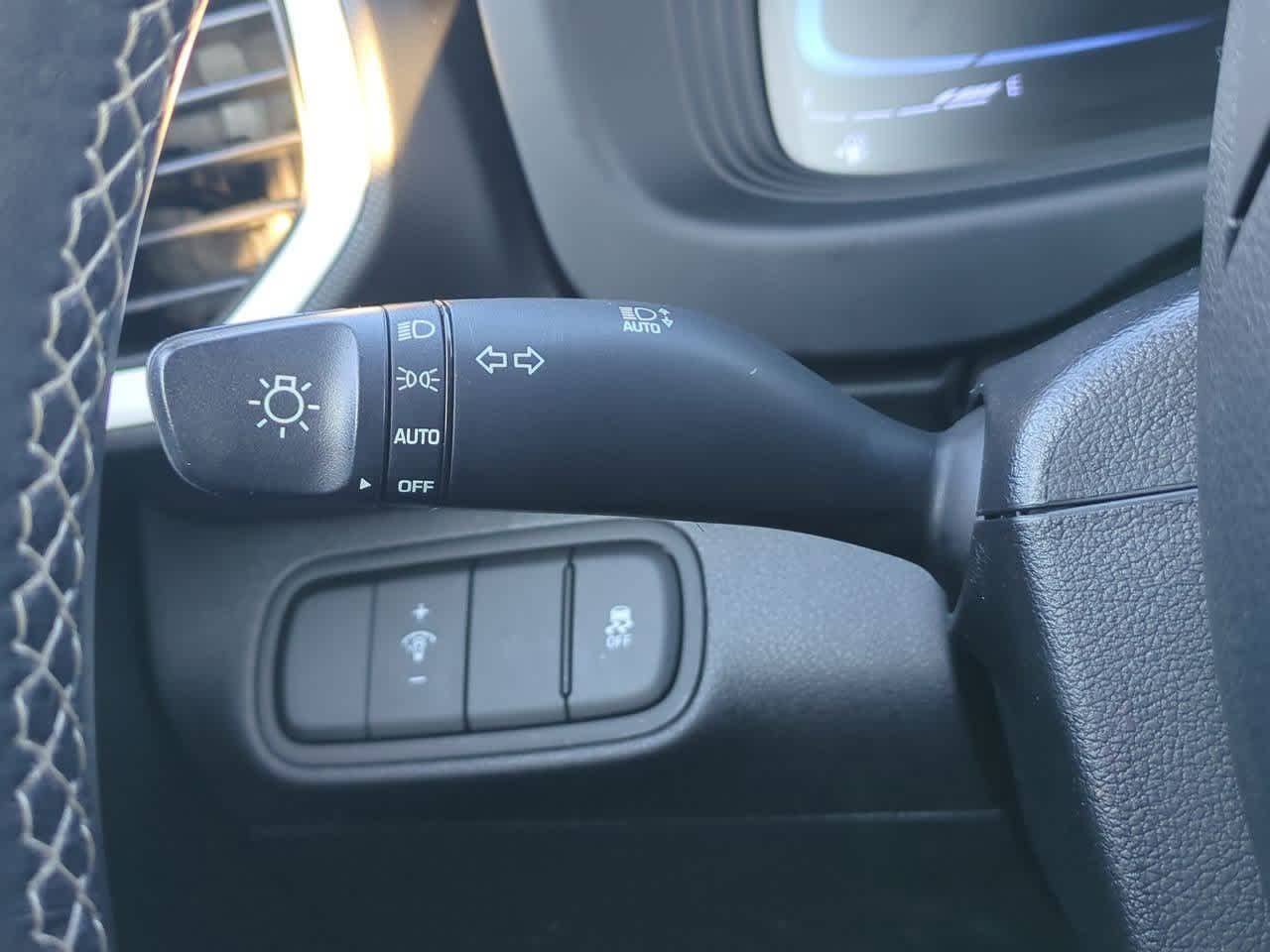 Thumbnail: 2023 Hyundai Venue - 25