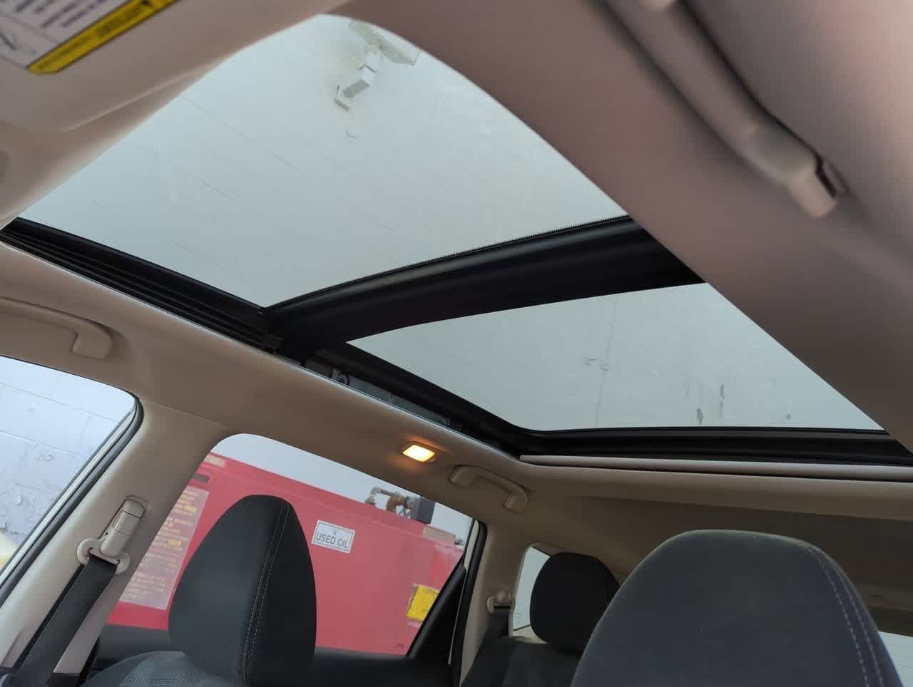 2014 Nissan Rogue SV 17