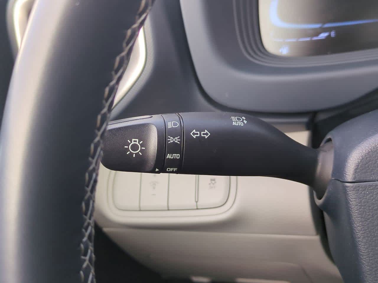 Thumbnail: 2023 Hyundai Venue - 25