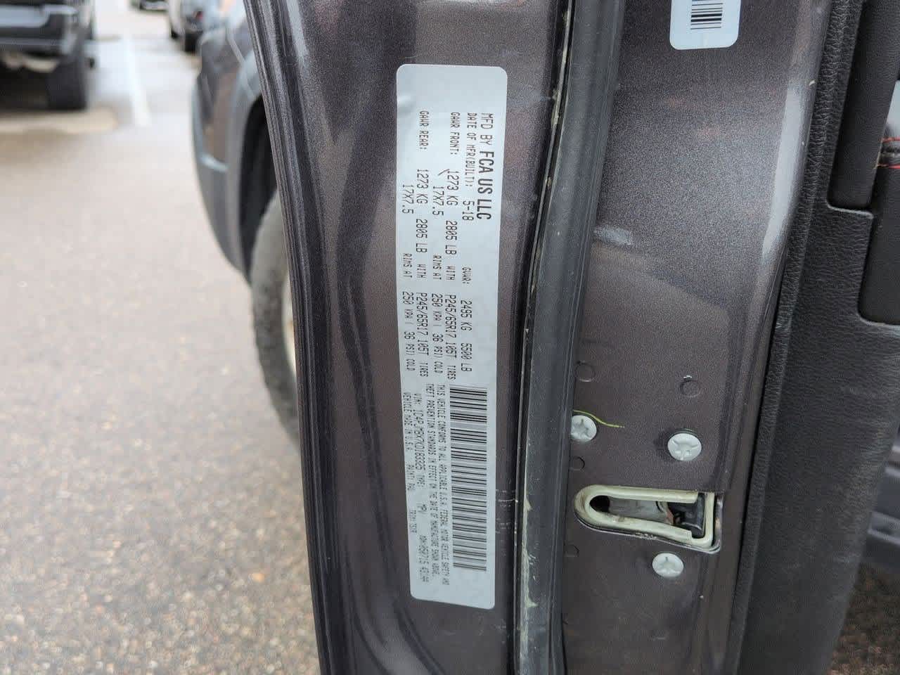 Thumbnail: 2019 Jeep Cherokee - 34