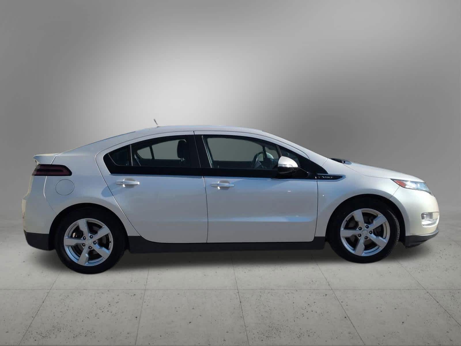 Thumbnail: 2014 Chevrolet Volt - 7