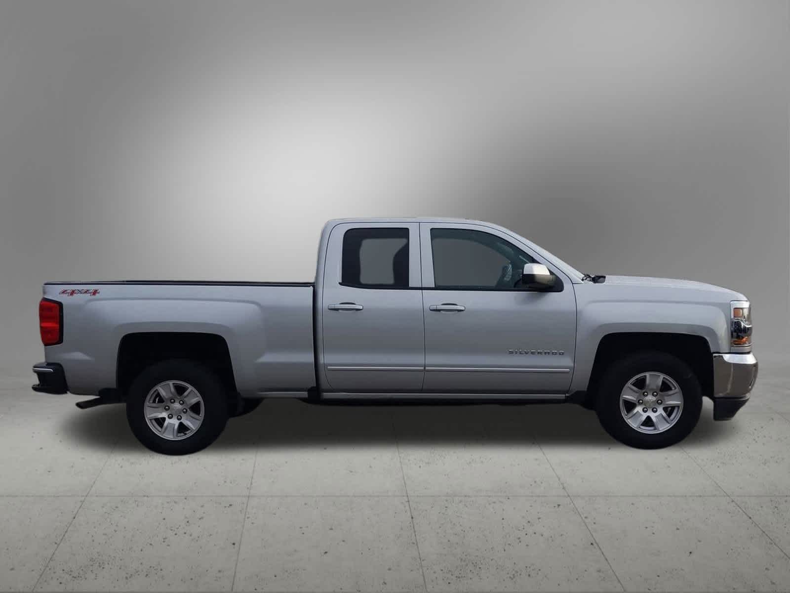 Thumbnail: 2017 Chevrolet Silverado 1500 - 7