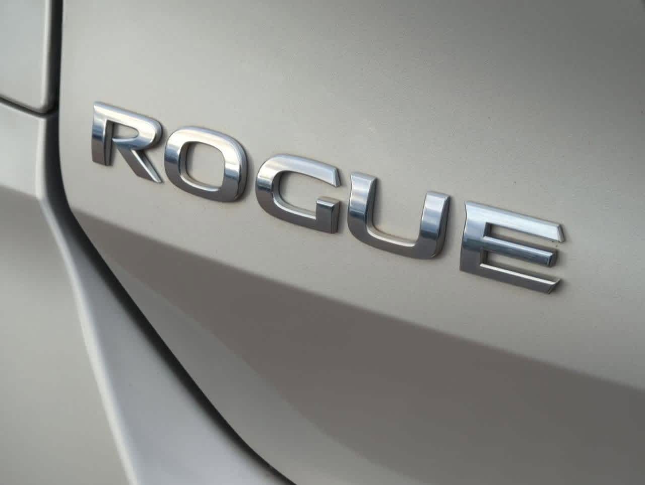 2017 Nissan Rogue S 11