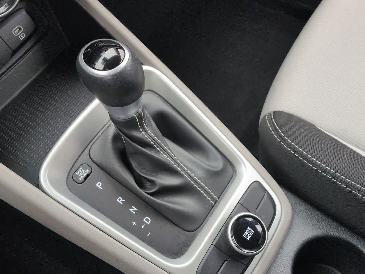 Thumbnail: 2023 Hyundai Venue - 31