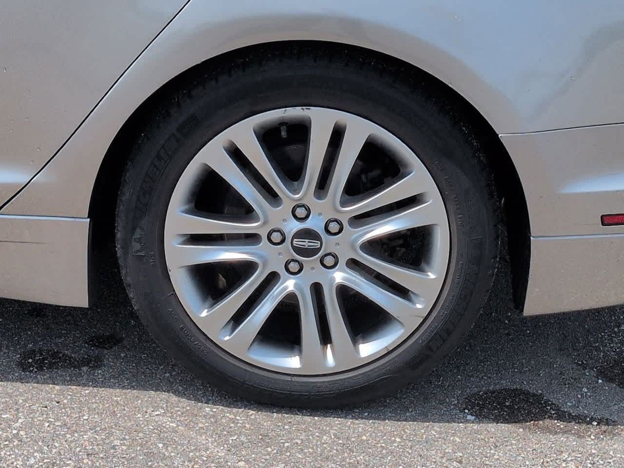 Thumbnail: 2015 Lincoln MKZ - 12